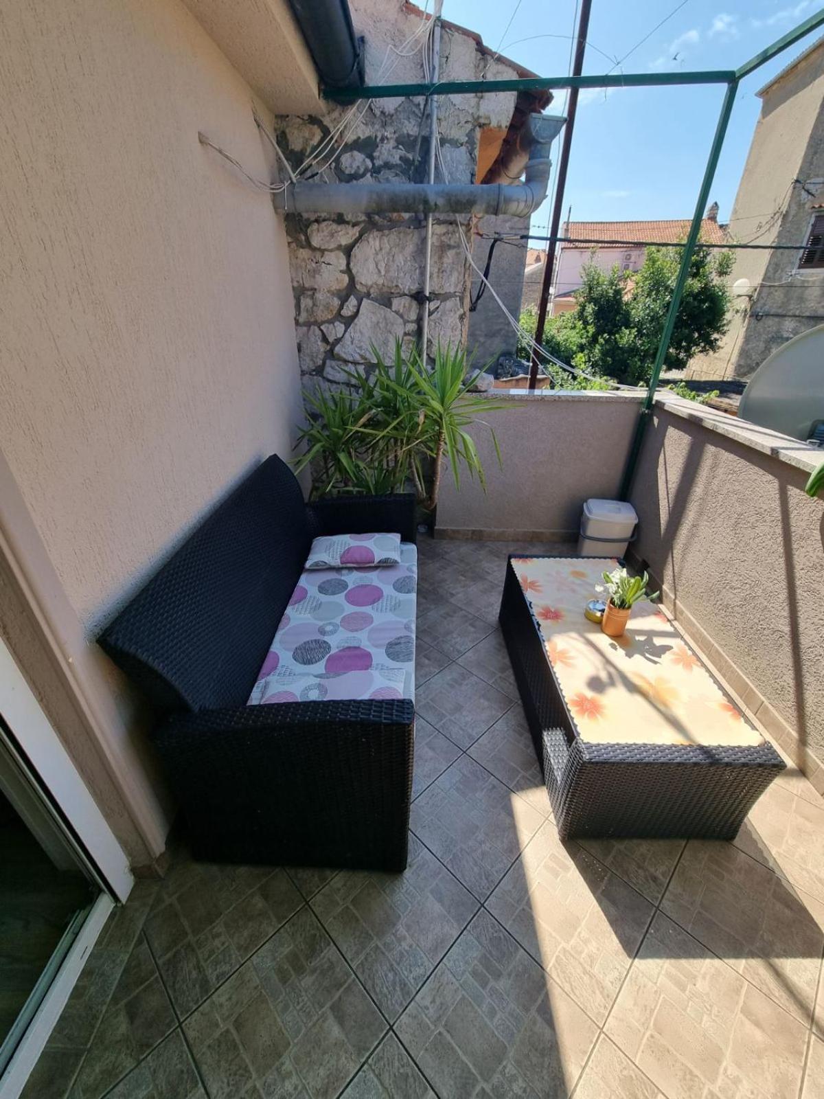 Apartment N&M Omišalj Екстериор снимка